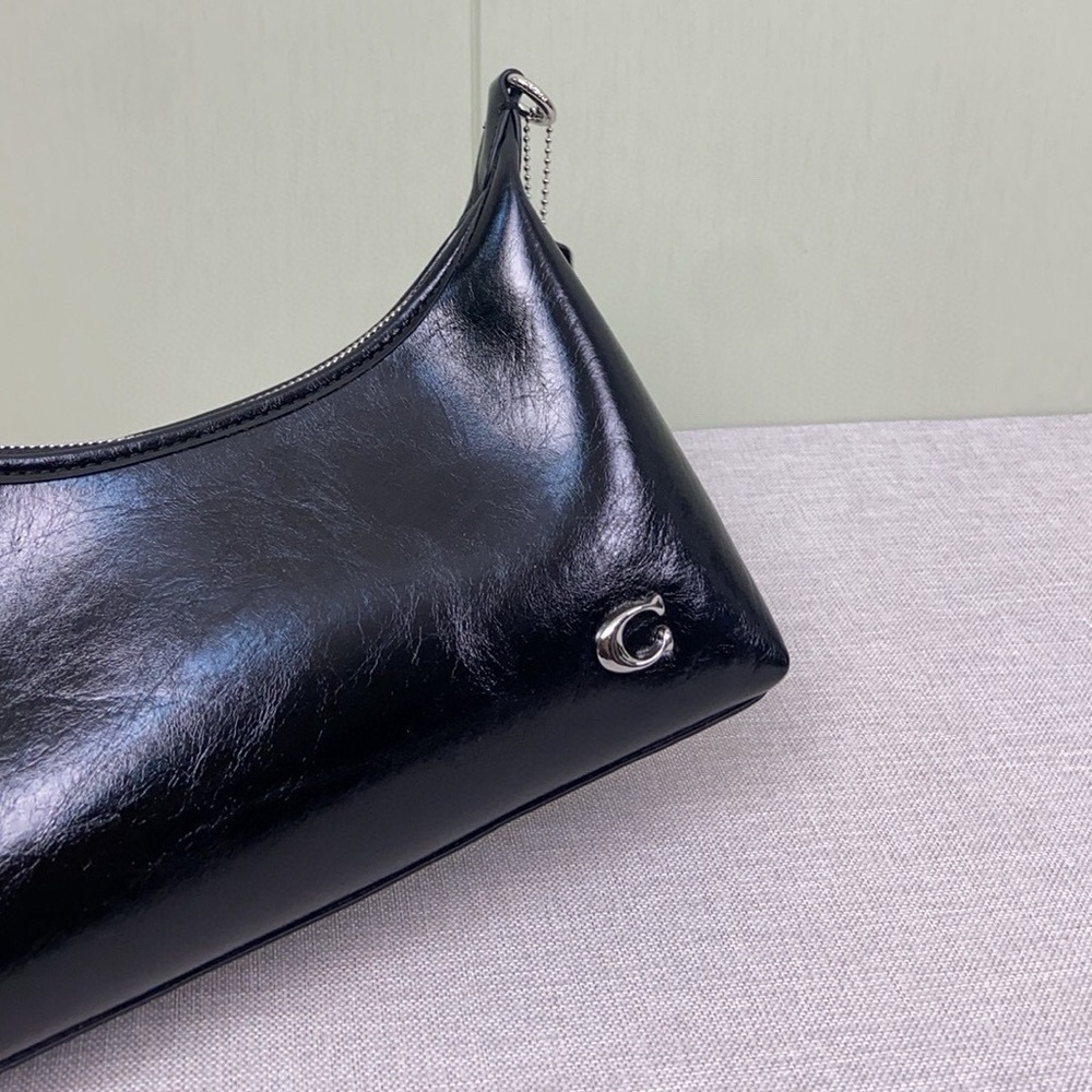 Coach bag in black - Picture 5 of 9